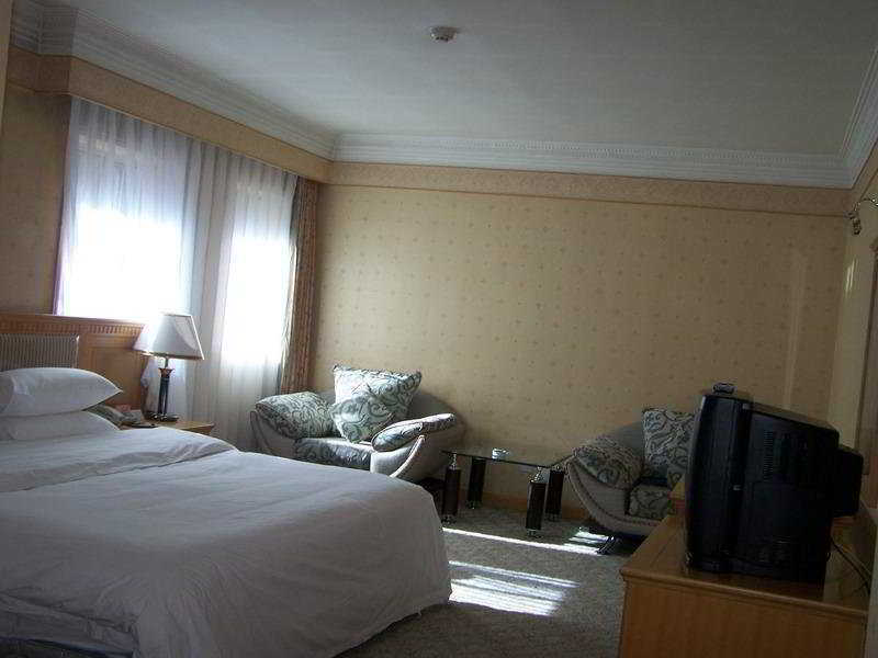 Modern Hotel Харбин Экстерьер фото